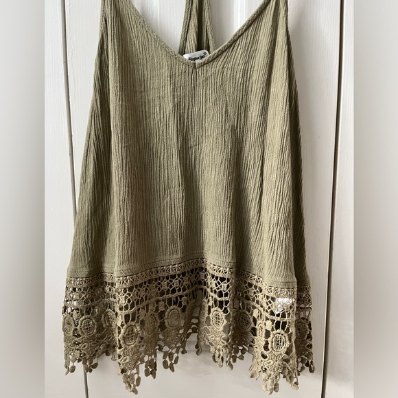Papaya Green Lace Pattern V-Neck Tank Top Size Medium - Picture 5 of 14
